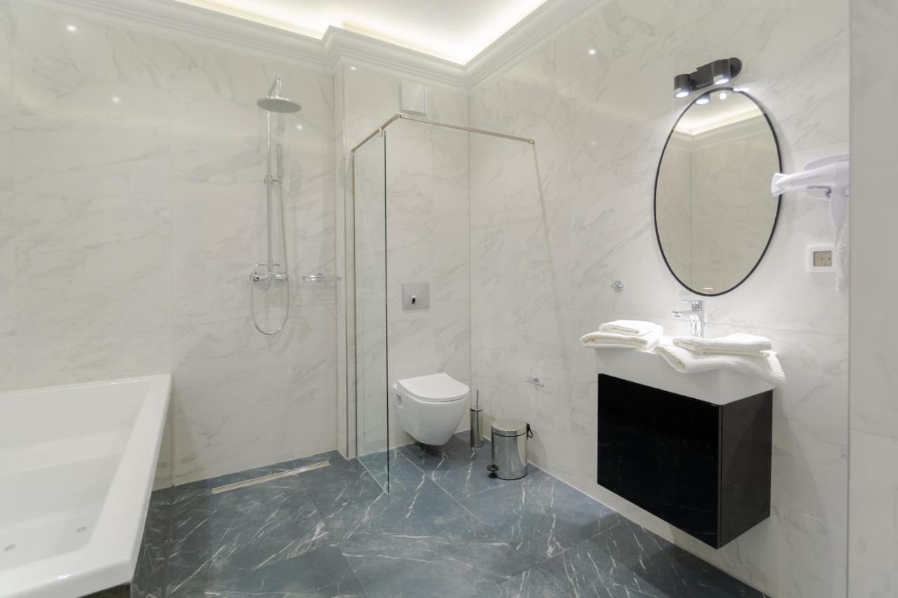 2H Horizon Hotel คูล็องสบอร์น ภายนอก รูปภาพ